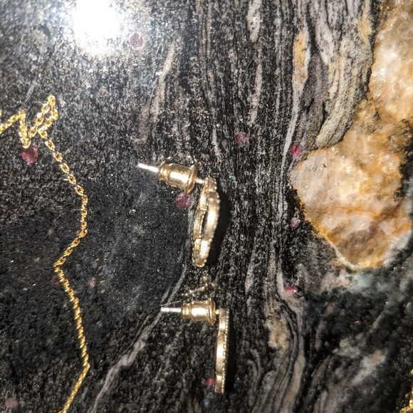 Clover cubic zirconia earrings! - Picture 6 of 7